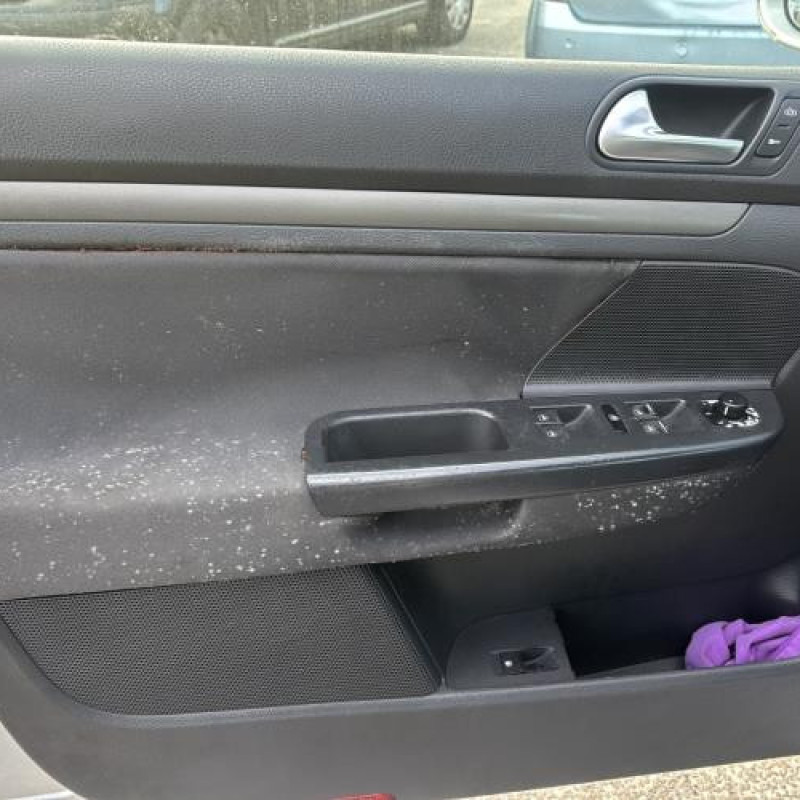 Reservoir essence VOLKSWAGEN GOLF 5 Photo n°10