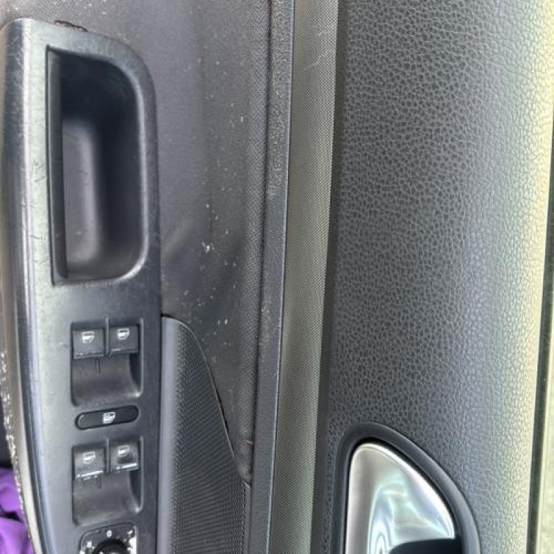 Reservoir essence VOLKSWAGEN GOLF 5 Photo n°11