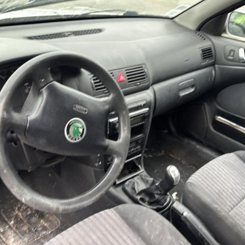 Serrure avant droit SKODA OCTAVIA 1 Photo n°14