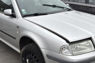 Serrure avant gauche SKODA OCTAVIA 1