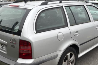 Serrure avant gauche SKODA OCTAVIA 1