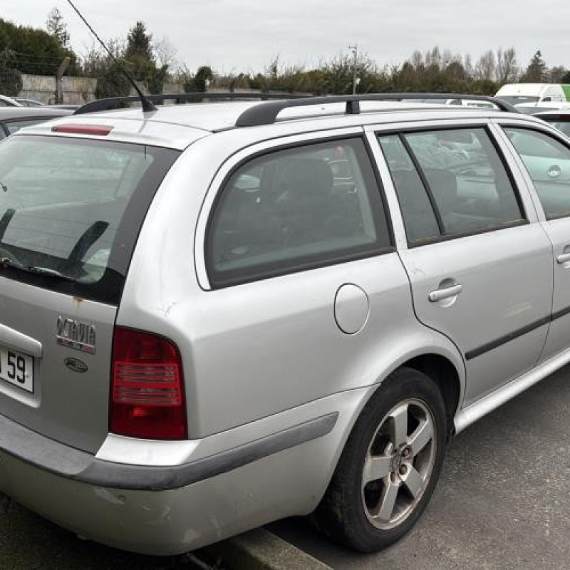 Serrure avant gauche SKODA OCTAVIA 1 Photo n°3