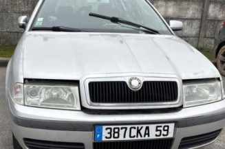 Serrure avant gauche SKODA OCTAVIA 1