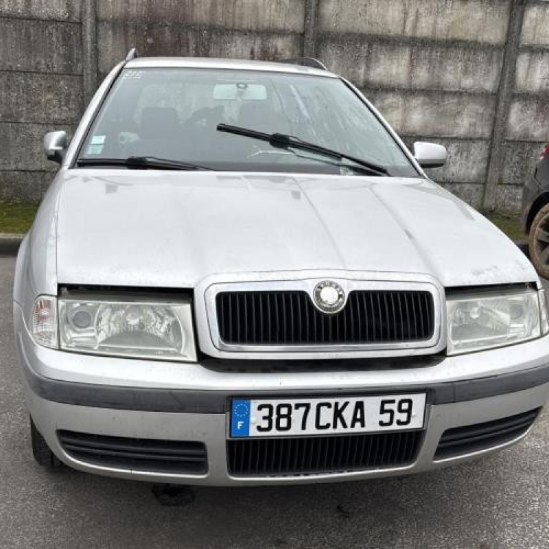 Serrure avant gauche SKODA OCTAVIA 1 Photo n°9