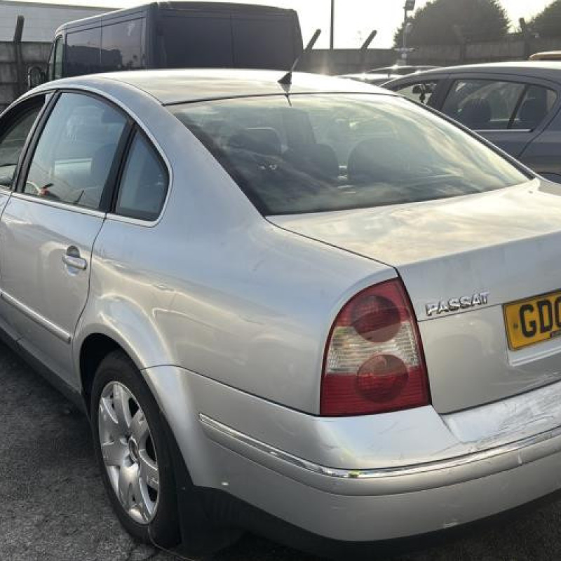 Feu arriere principal droit (feux) VOLKSWAGEN PASSAT 4 Photo n°4