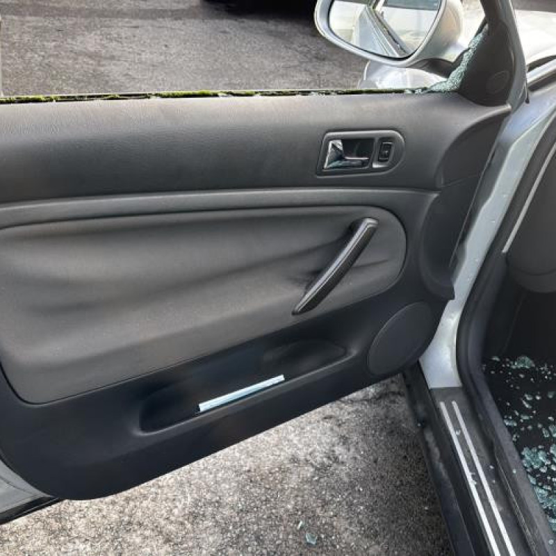 Feu arriere principal droit (feux) VOLKSWAGEN PASSAT 4 Photo n°9