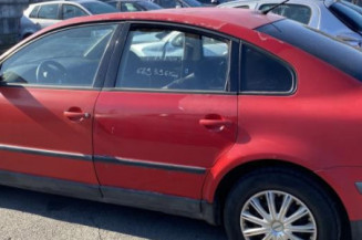 Pivot de moyeu avant gauche VOLKSWAGEN PASSAT 4