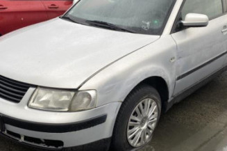 Leve vitre electrique avant gauche VOLKSWAGEN PASSAT 4 Photo n°1