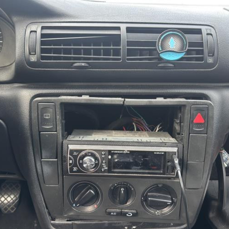 Leve vitre electrique avant gauche VOLKSWAGEN PASSAT 4 Photo n°14