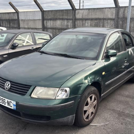 Pivot de moyeu avant droit VOLKSWAGEN PASSAT 4