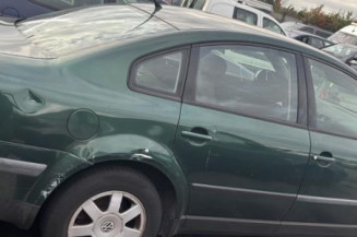 Pivot de moyeu avant droit VOLKSWAGEN PASSAT 4