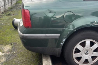 Pivot de moyeu avant gauche VOLKSWAGEN PASSAT 4