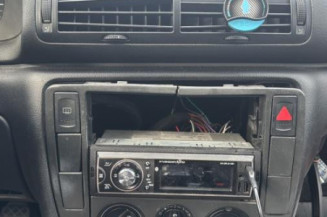 Pivot de moyeu avant gauche VOLKSWAGEN PASSAT 4