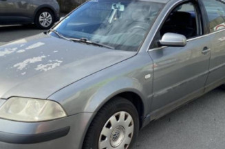 Feu arriere principal droit (feux) VOLKSWAGEN PASSAT 4 Photo n°1