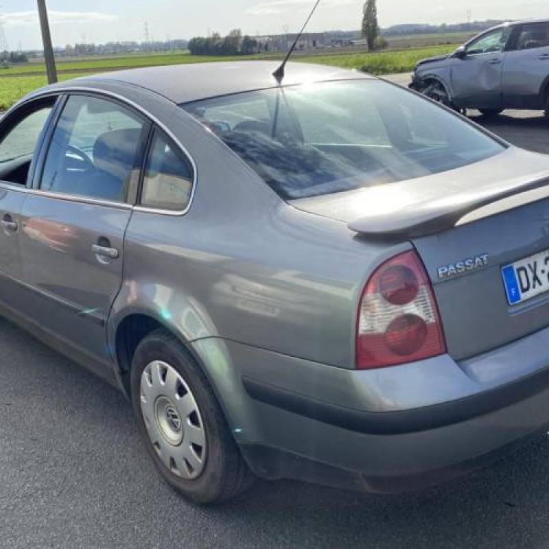 Feu arriere principal droit (feux) VOLKSWAGEN PASSAT 4 Photo n°15