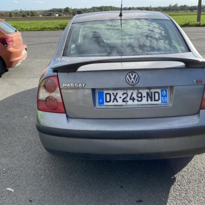 Serrure avant droit VOLKSWAGEN PASSAT 4 Photo n°4