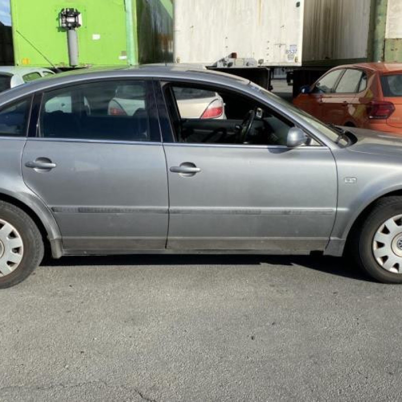 Serrure avant droit VOLKSWAGEN PASSAT 4 Photo n°7