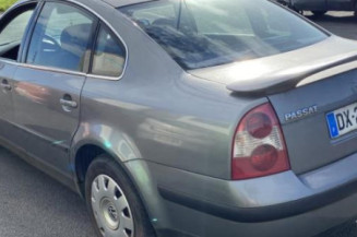 Serrure avant droit VOLKSWAGEN PASSAT 4