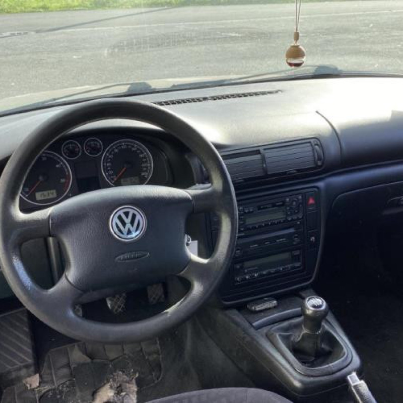 Serrure avant gauche VOLKSWAGEN PASSAT 4 Photo n°6