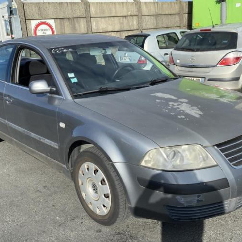 Serrure avant gauche VOLKSWAGEN PASSAT 4 Photo n°8