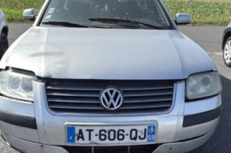 Serrure avant gauche VOLKSWAGEN PASSAT 4