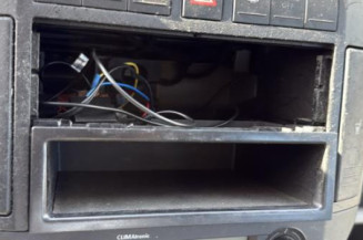 Serrure avant droit VOLKSWAGEN POLO 4