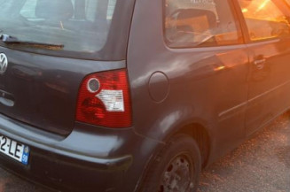 Serrure avant droit VOLKSWAGEN POLO 4