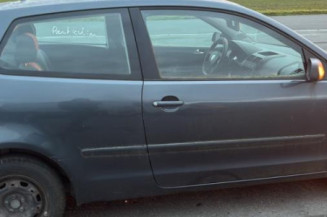 Serrure avant droit VOLKSWAGEN POLO 4