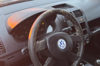 Serrure avant droit VOLKSWAGEN POLO 4