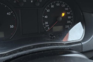 Serrure avant droit VOLKSWAGEN POLO 4