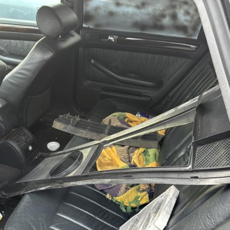 Pivot de moyeu avant gauche AUDI A6 2 Photo n°12