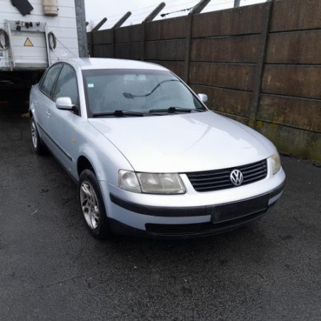 Pivot de moyeu avant droit VOLKSWAGEN PASSAT 4 Photo n°1