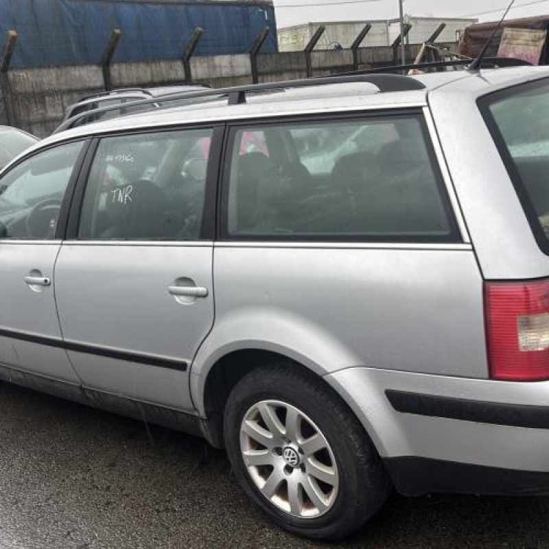 Serrure avant droit VOLKSWAGEN PASSAT 4 Photo n°8