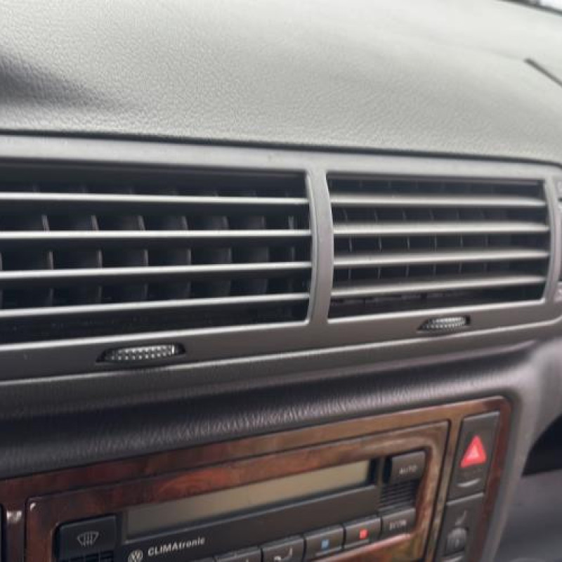 Serrure avant droit VOLKSWAGEN PASSAT 4 Photo n°17