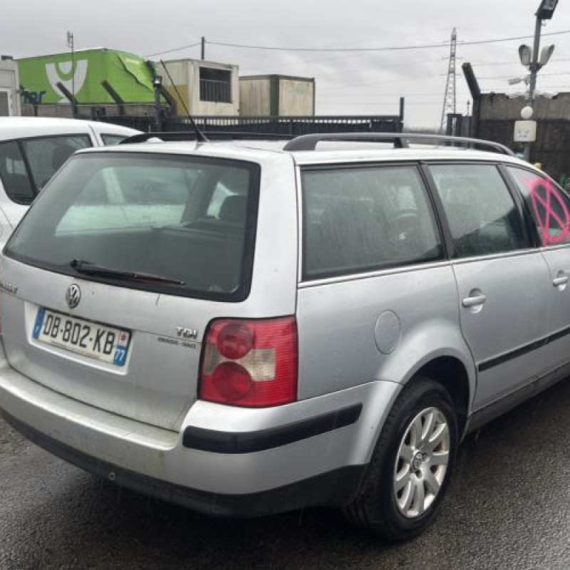 Serrure avant gauche VOLKSWAGEN PASSAT 4 Photo n°5