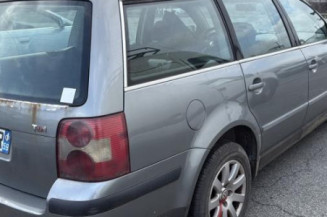 Pivot de moyeu avant gauche VOLKSWAGEN PASSAT 4