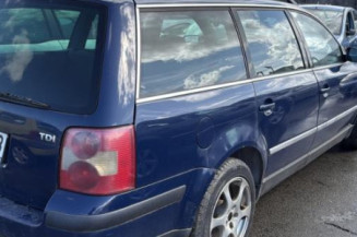 Serrure avant droit VOLKSWAGEN PASSAT 4