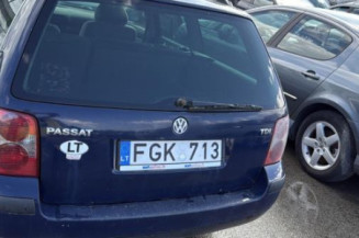 Serrure avant droit VOLKSWAGEN PASSAT 4