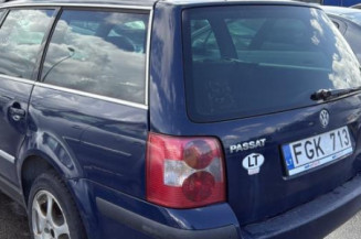 Serrure avant gauche VOLKSWAGEN PASSAT 4