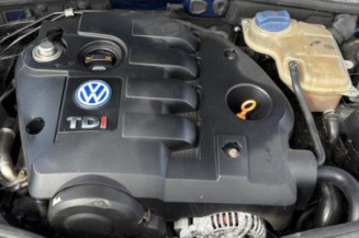 Serrure avant gauche VOLKSWAGEN PASSAT 4