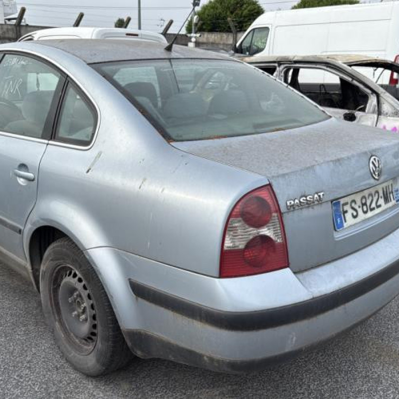 Feu arriere principal droit (feux) VOLKSWAGEN PASSAT 4 Photo n°4
