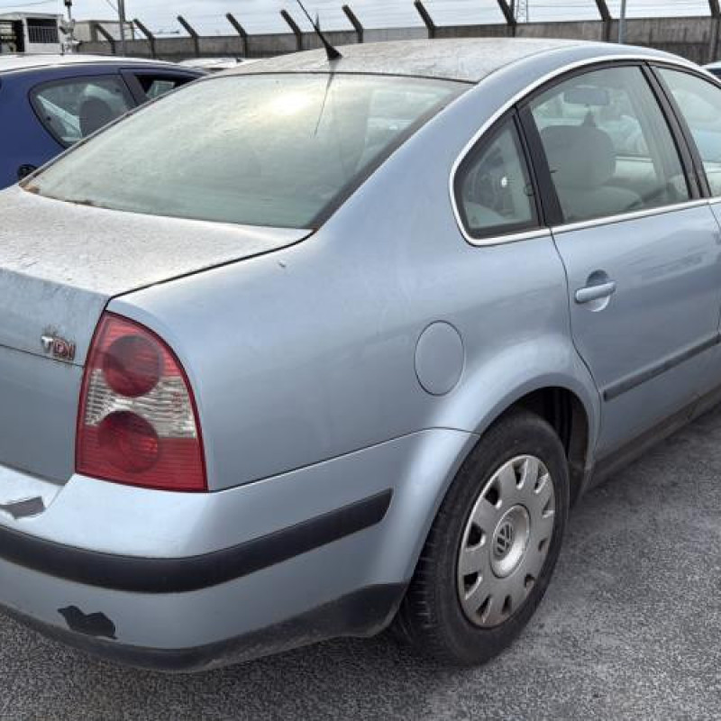Feu arriere principal gauche (feux) VOLKSWAGEN PASSAT 4 Photo n°3
