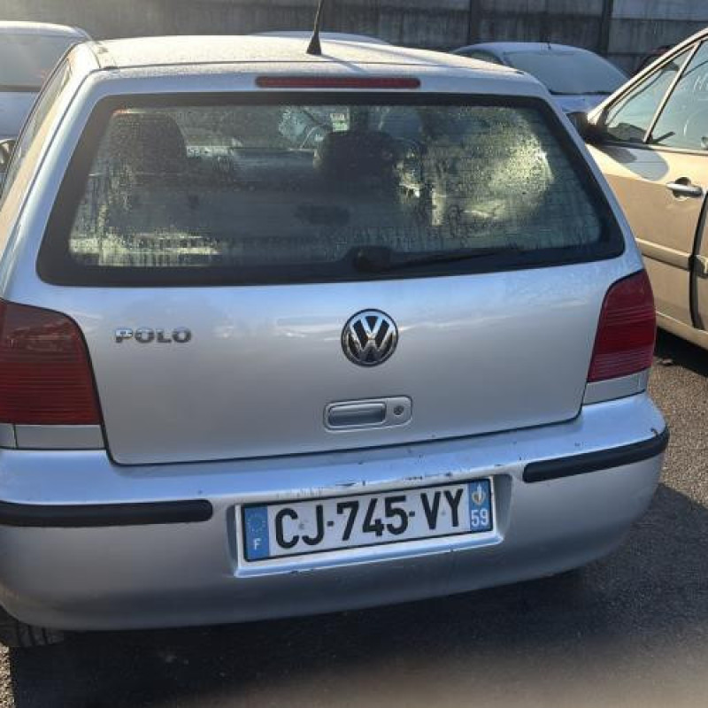 Feu arriere stop central VOLKSWAGEN POLO 3 Photo n°4