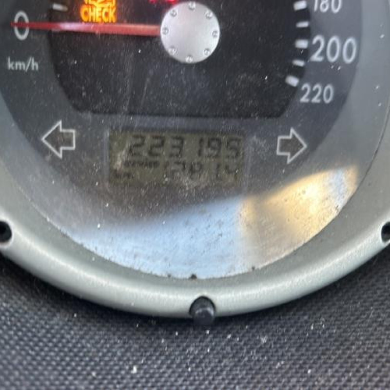 Renfort pare choc avant (traverse) VOLKSWAGEN POLO 3 Photo n°6