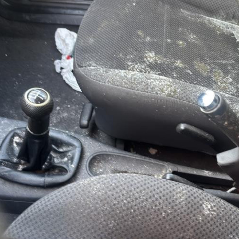 Renfort pare choc avant (traverse) VOLKSWAGEN POLO 3 Photo n°9