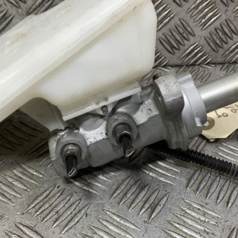 Maitre cylindre (freinage) CITROEN C3 2 Photo n°4