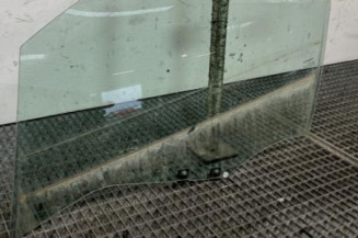 Vitre avant gauche RENAULT CLIO 4