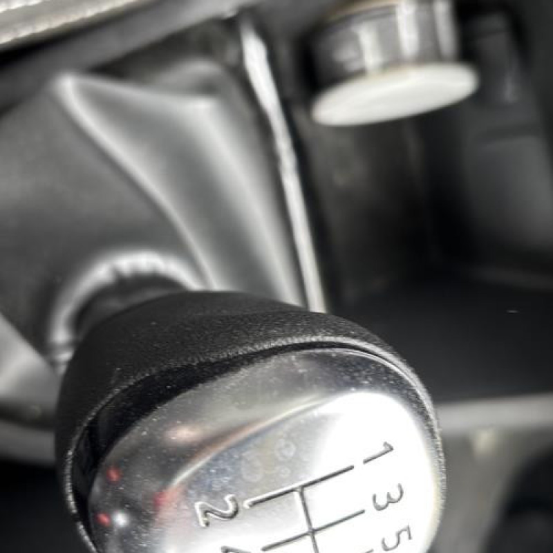 Vitre avant gauche RENAULT CLIO 4 Photo n°11