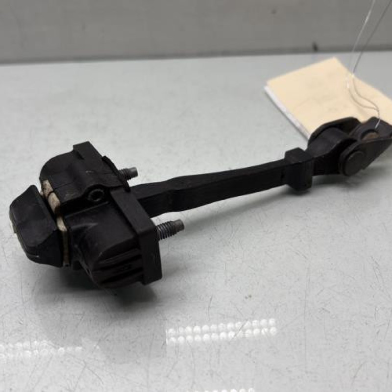 Arret de porte arriere droit RENAULT TWINGO 3 Photo n°1