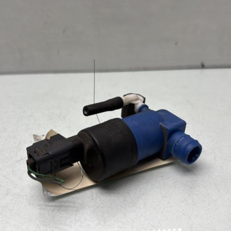 Pompe lave glace avant RENAULT TWINGO 3 Photo n°1